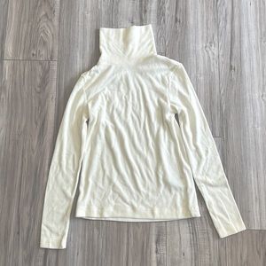 Uniqlo heat tech turtleneck shirt